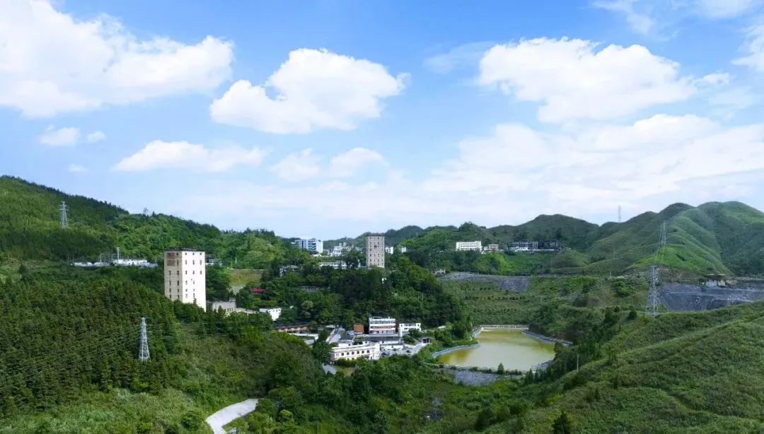 守護(hù)礦山“綠” 底色 高峰公司首個礦區(qū)生態(tài)修復(fù)工程項目開工